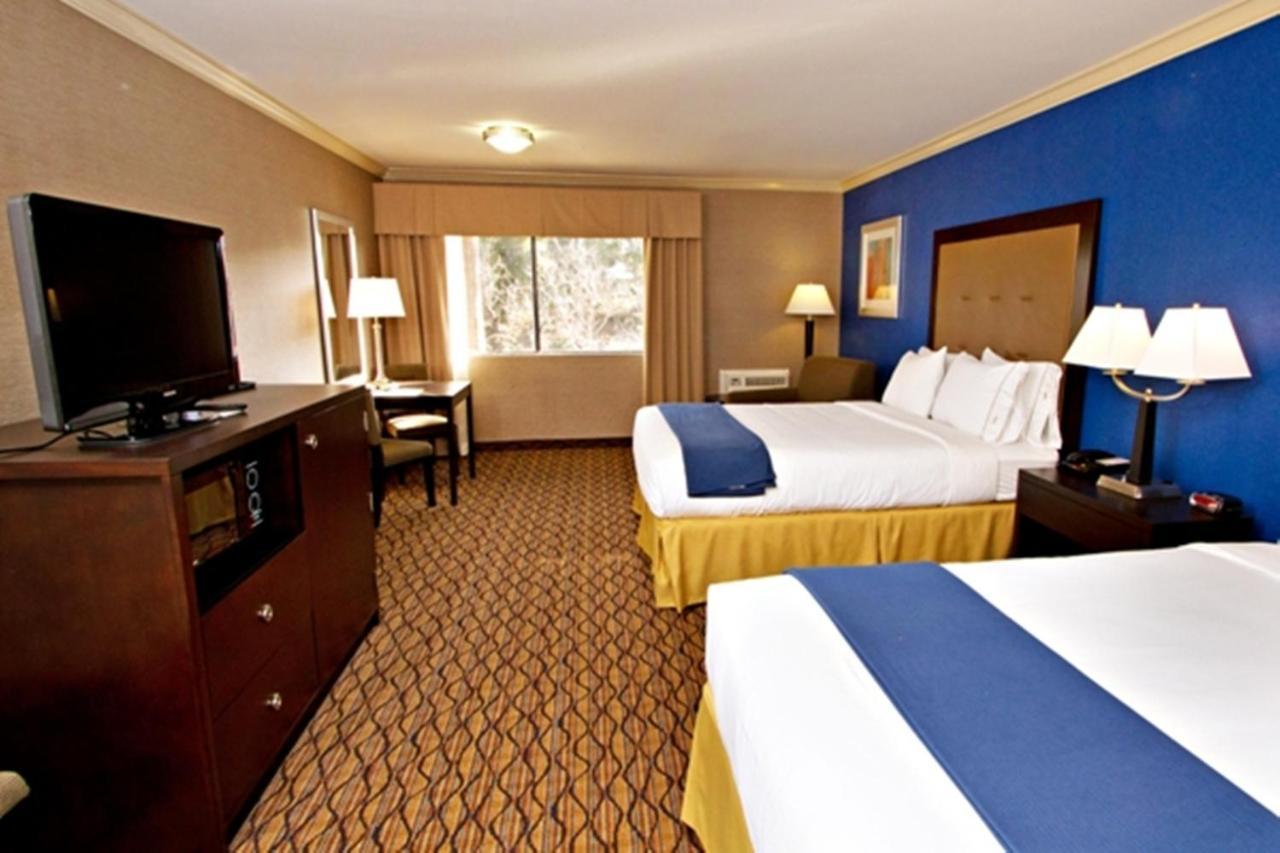 Holiday Inn Express Port Hueneme By Ihg Room photo