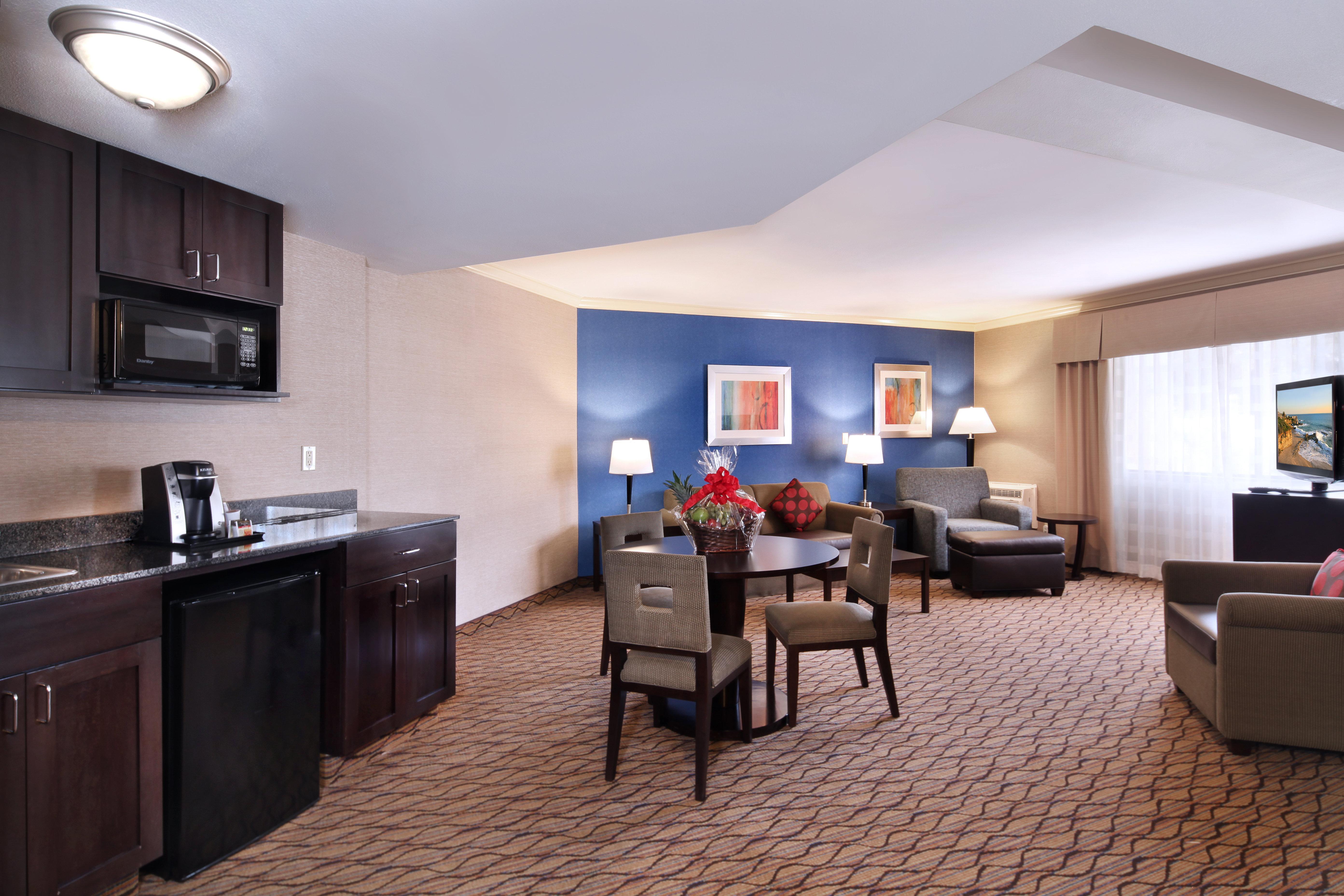Holiday Inn Express Port Hueneme By Ihg Exterior photo