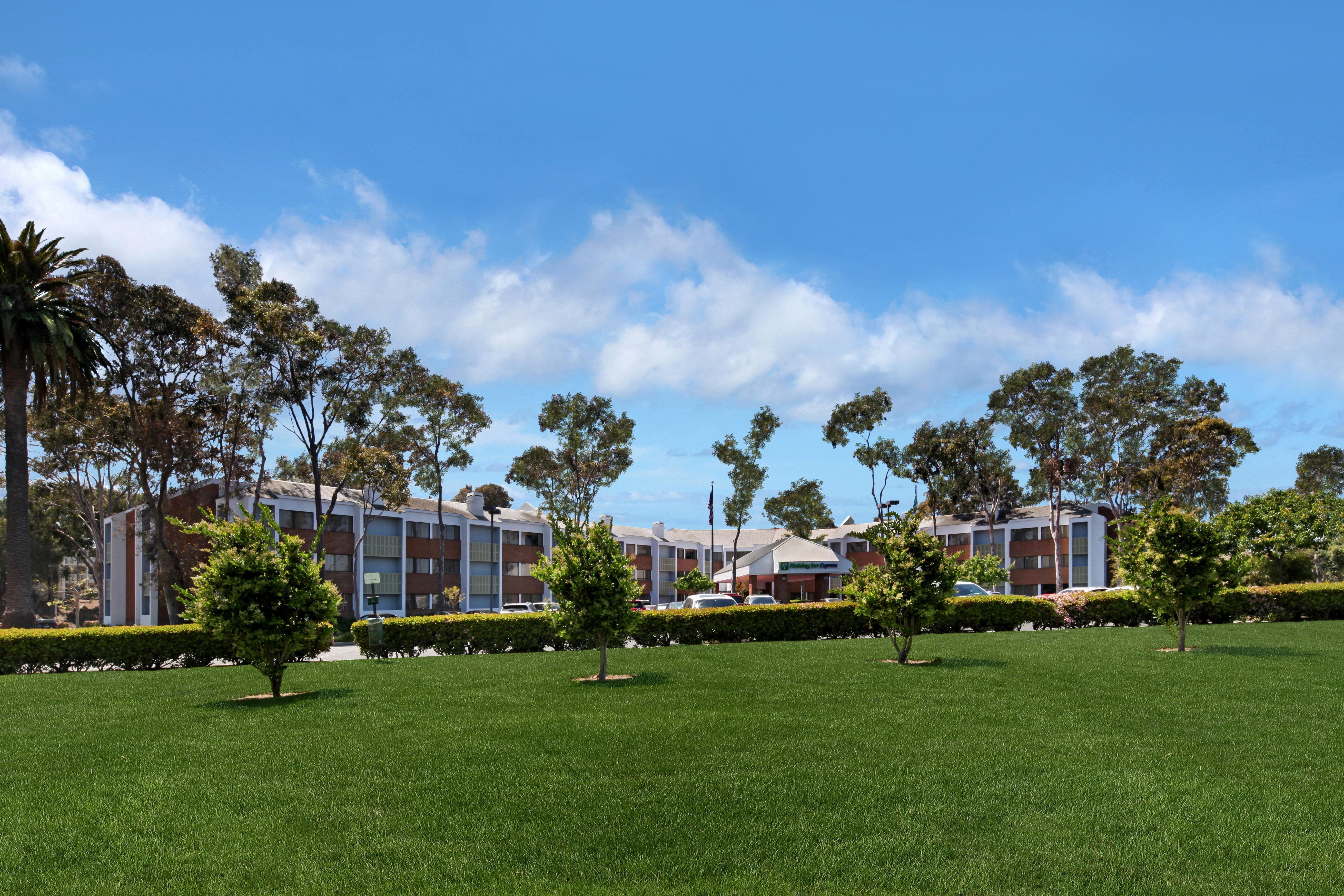 Holiday Inn Express Port Hueneme By Ihg Exterior photo