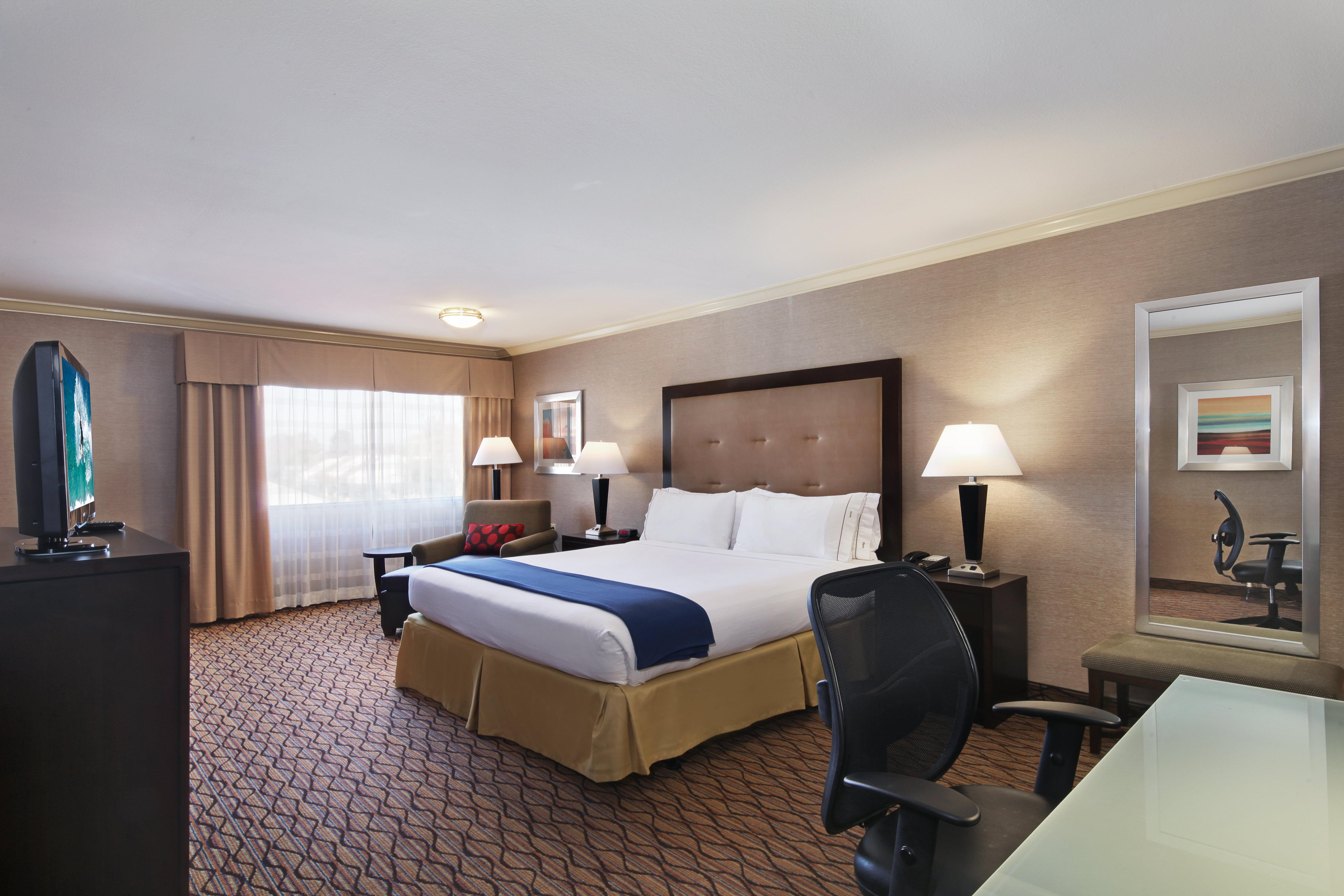 Holiday Inn Express Port Hueneme By Ihg Exterior photo