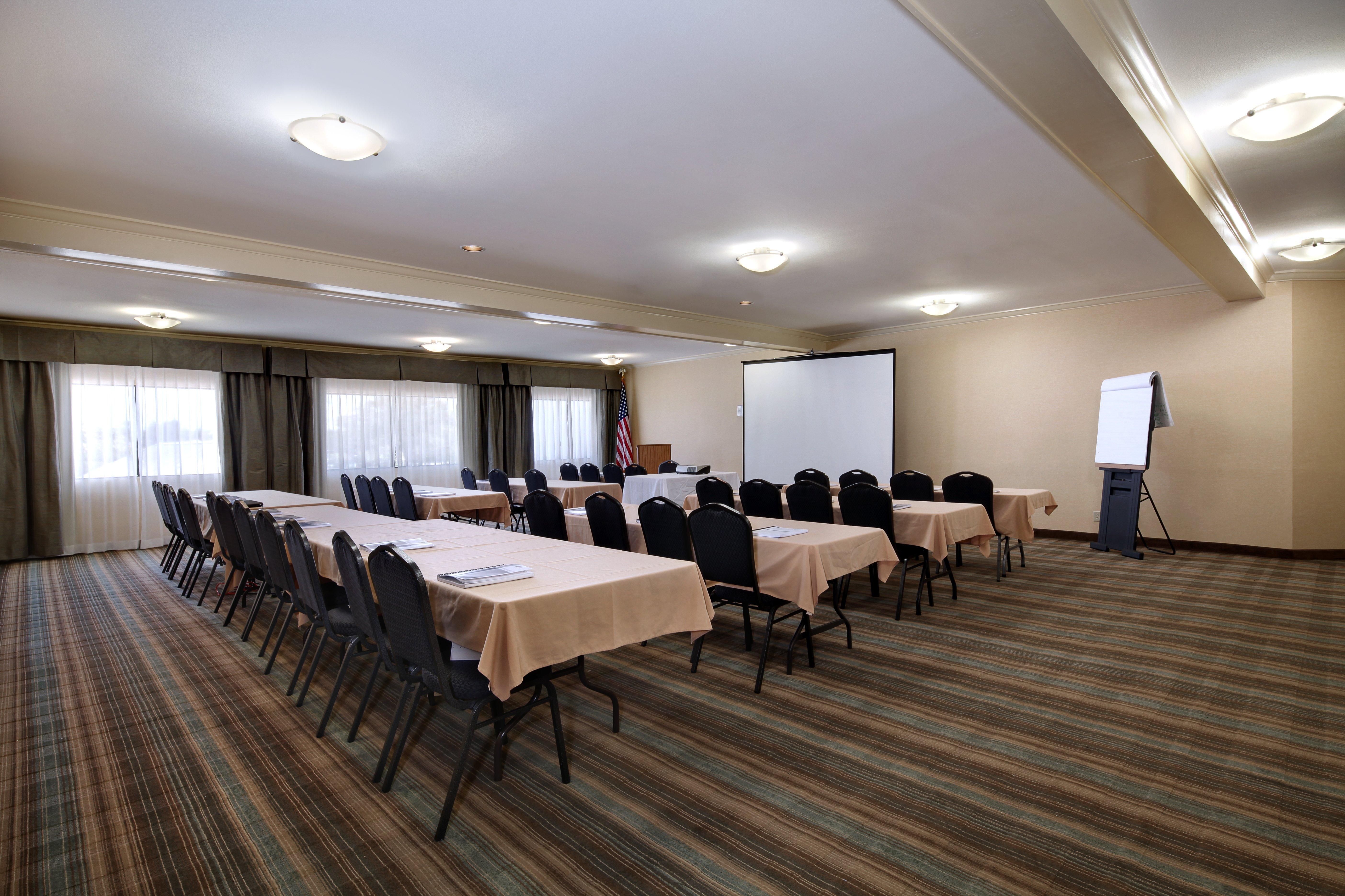 Holiday Inn Express Port Hueneme By Ihg Exterior photo