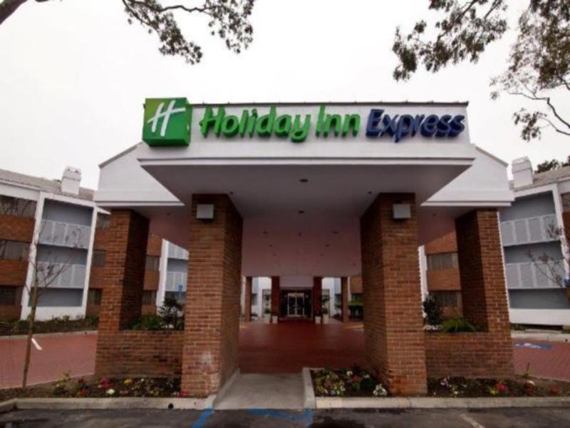 Holiday Inn Express Port Hueneme By Ihg Exterior photo